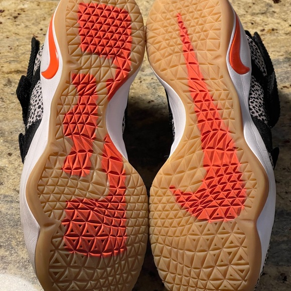 Lebron Soldier 10 - Picture 4 of 4